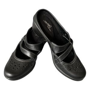 Easy Street - Black Closed Toed Heels - Size 10